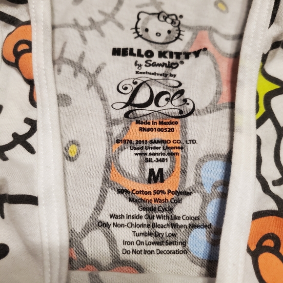 Hello Kitty M Crop Top Sleeveless Graphic Tank Sanrio - Picture 2 of 4